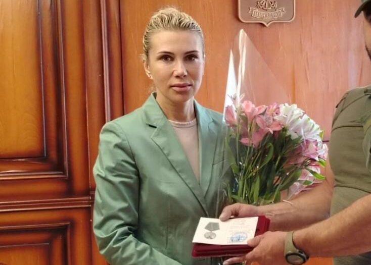 Россыпь наград для медиков
