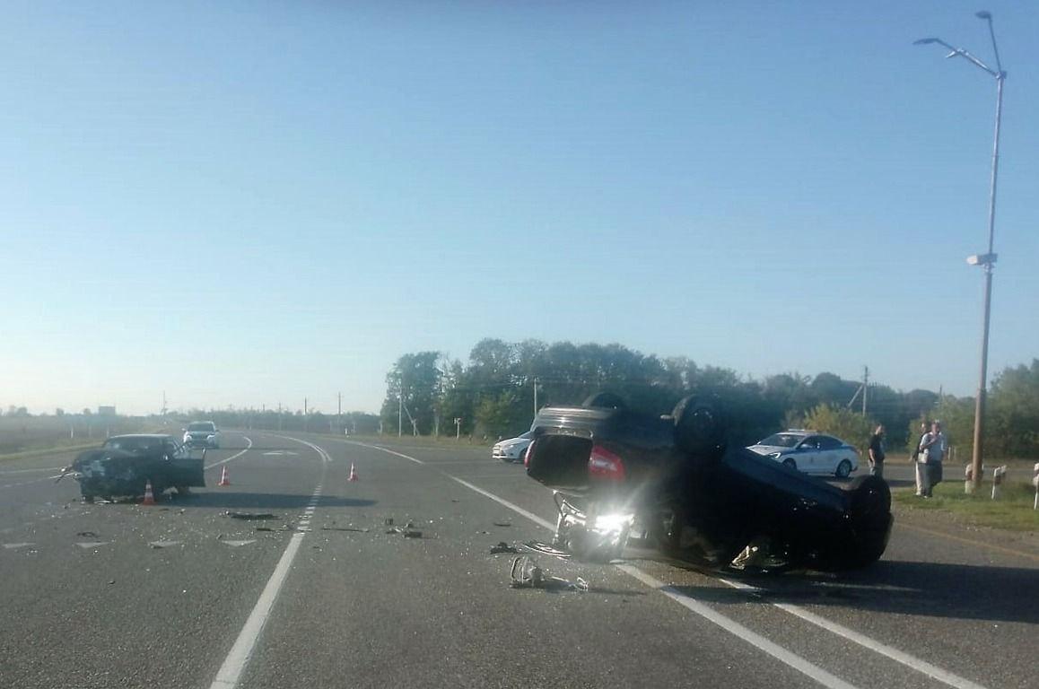 При столкновении двух авто в Изобильненском округе травмы получили два человека
