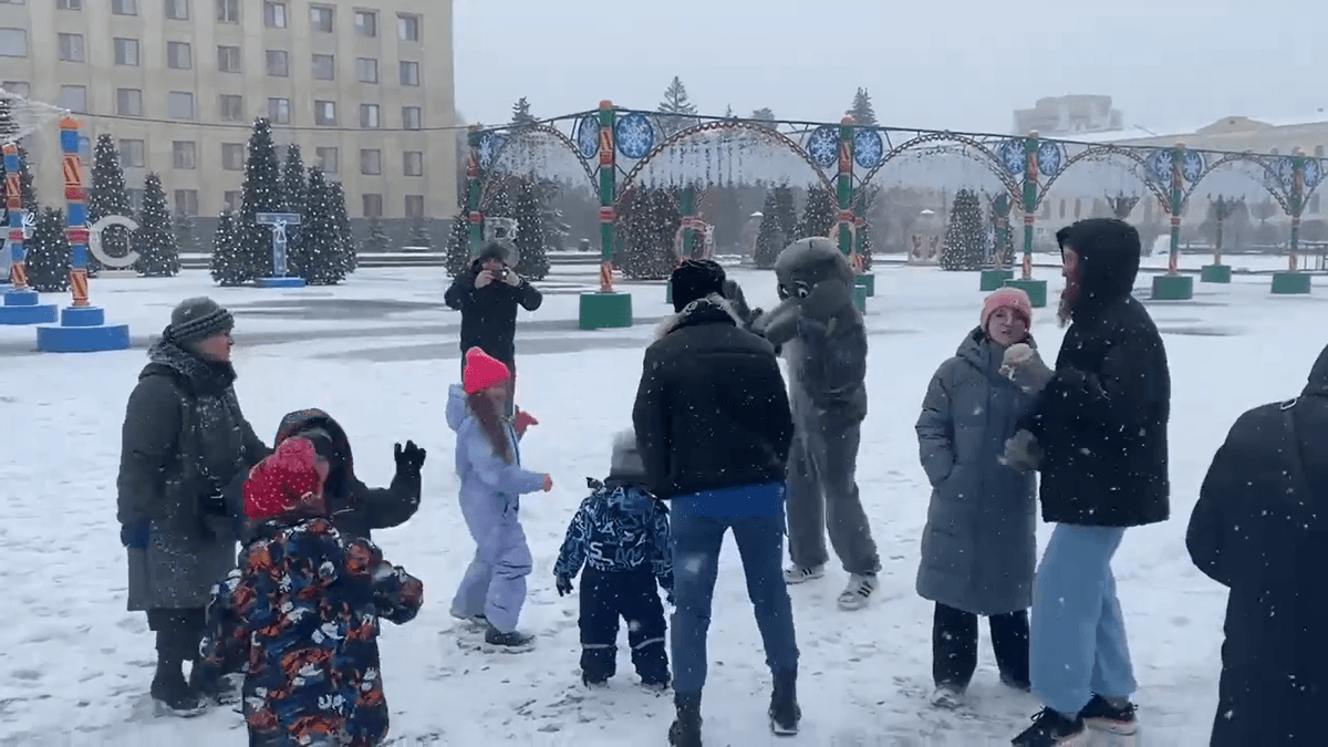 В Ставрополе дом Деда Мороза работает и в снегопад