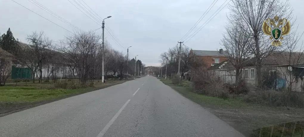  В Зеленокумске решен вопрос с обслуживанием дороги по требованию прокурора