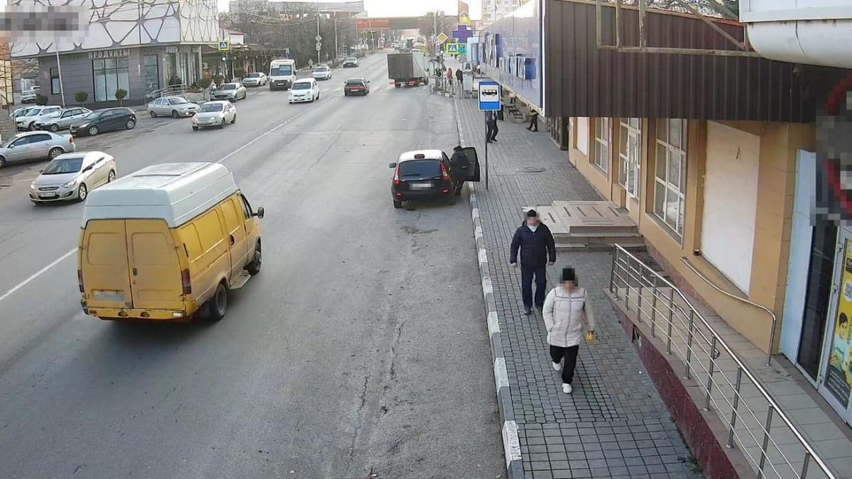 На Ставрополье задержали карманницу, обокравшую пассажиров маршруток