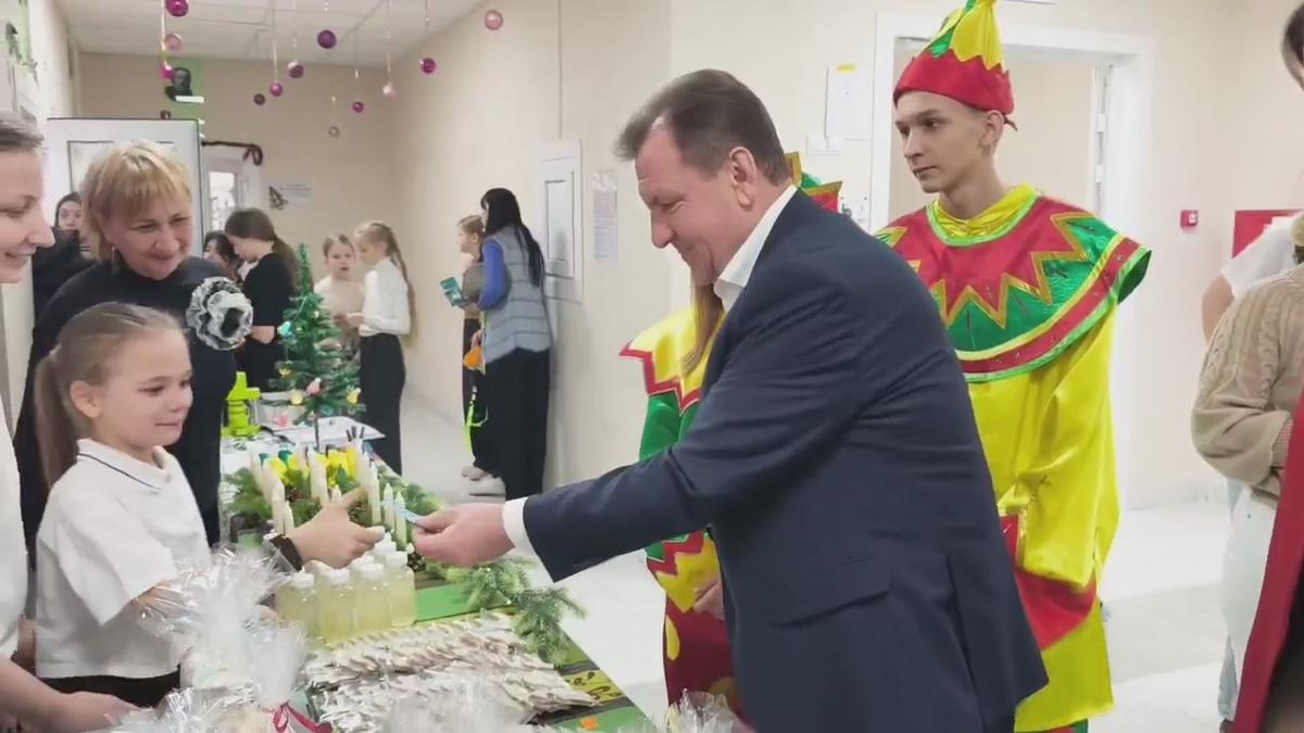 В ставропольской школе прошла благотворительная ярмарка в поддержку СВО