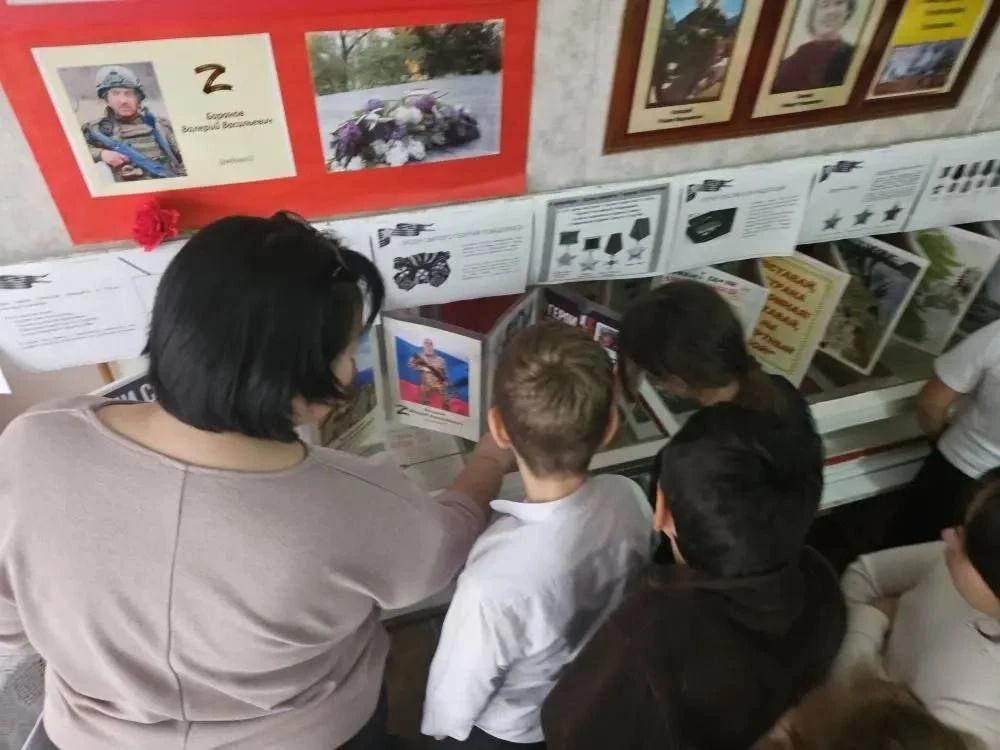 В Кировском округе появилась экспозиция в честь героев