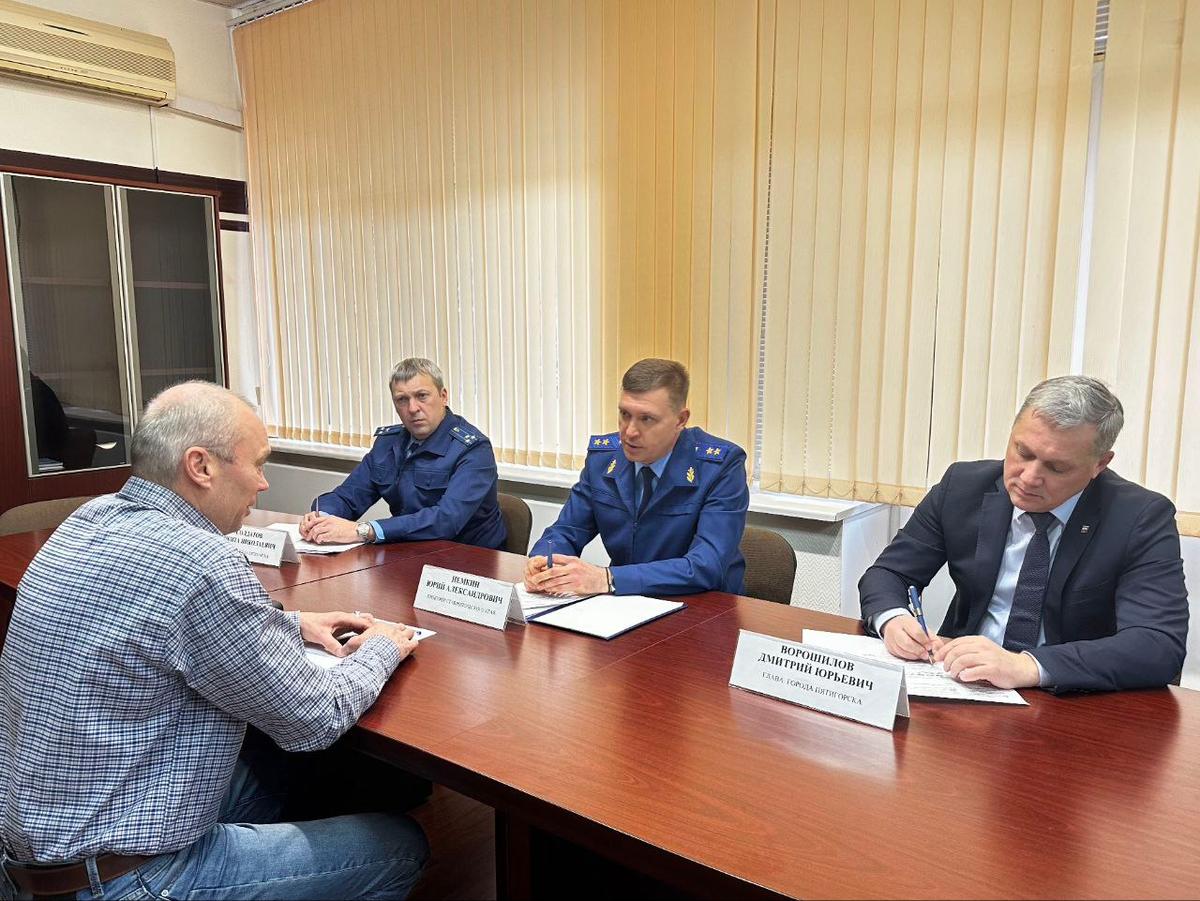 Прокурор края провёл личный приём жителей Пятигорска