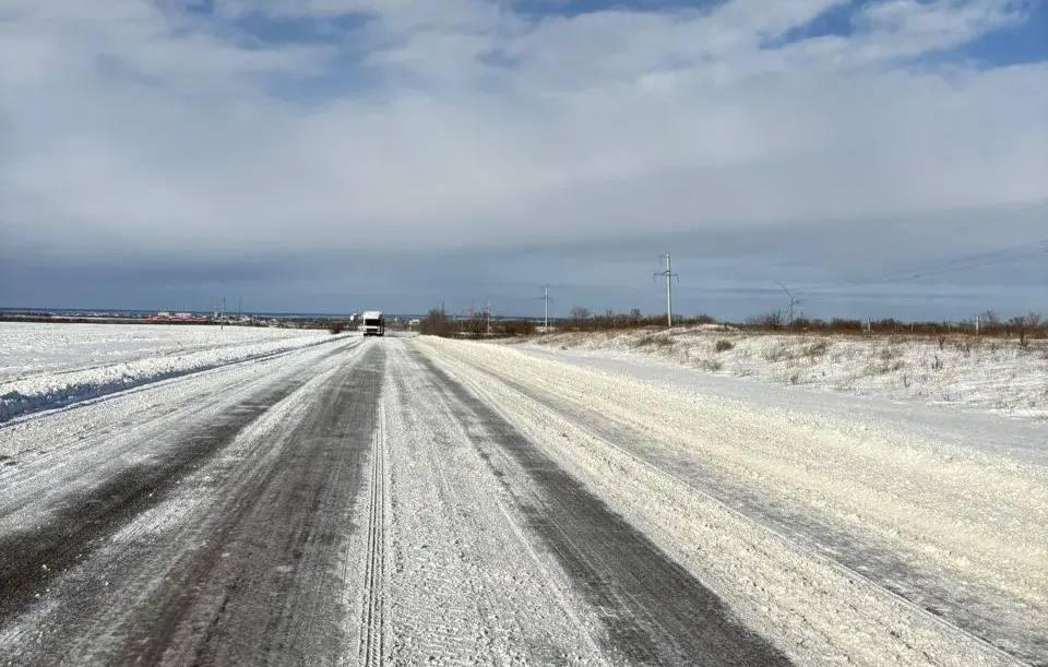 В Изобильненском округе закрыли дорогу для всего транспорта из-за непогоды