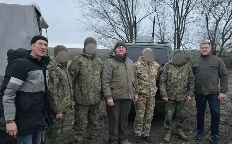 Из Буденновского округа на фронт отправили домашнюю выпечку и новогодние подарки