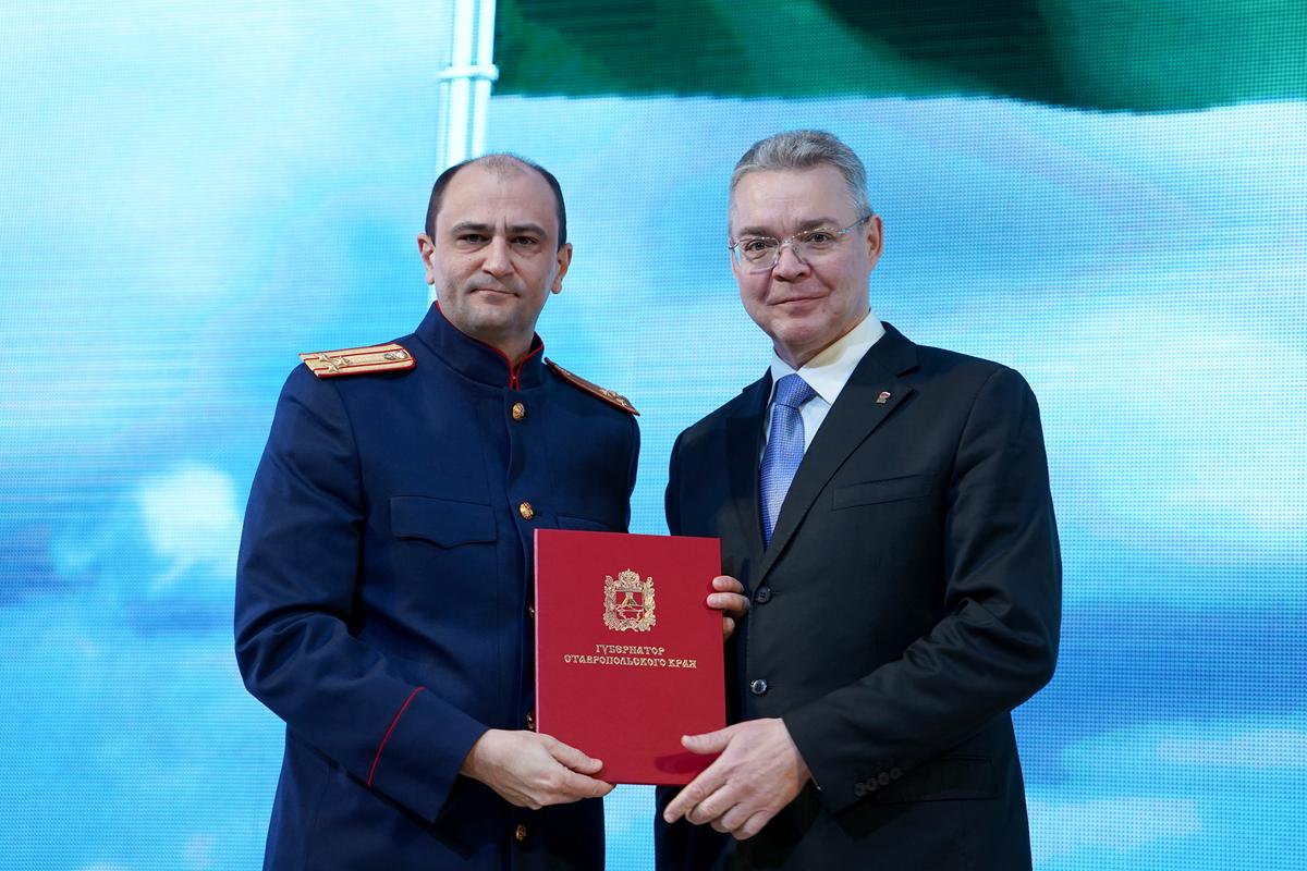 Глава Ставрополья поздравил следователей с предстоящим праздником