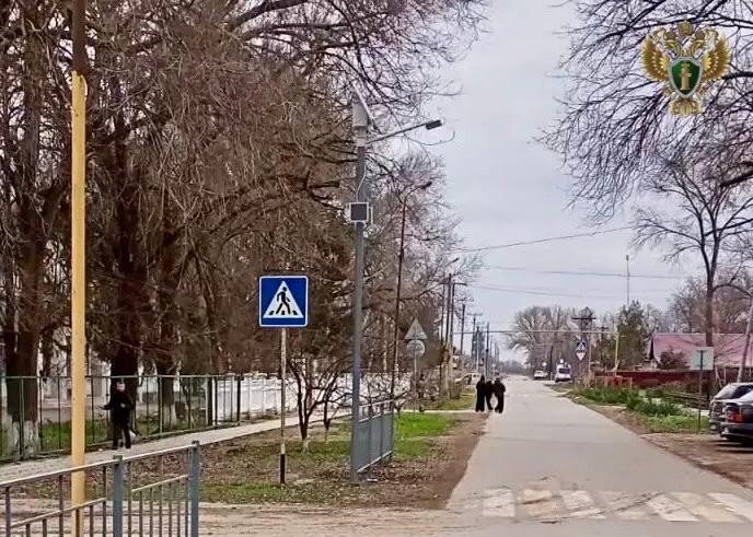 В Левокумском округе обезопасили пешеходные переходы возле школы и детсада