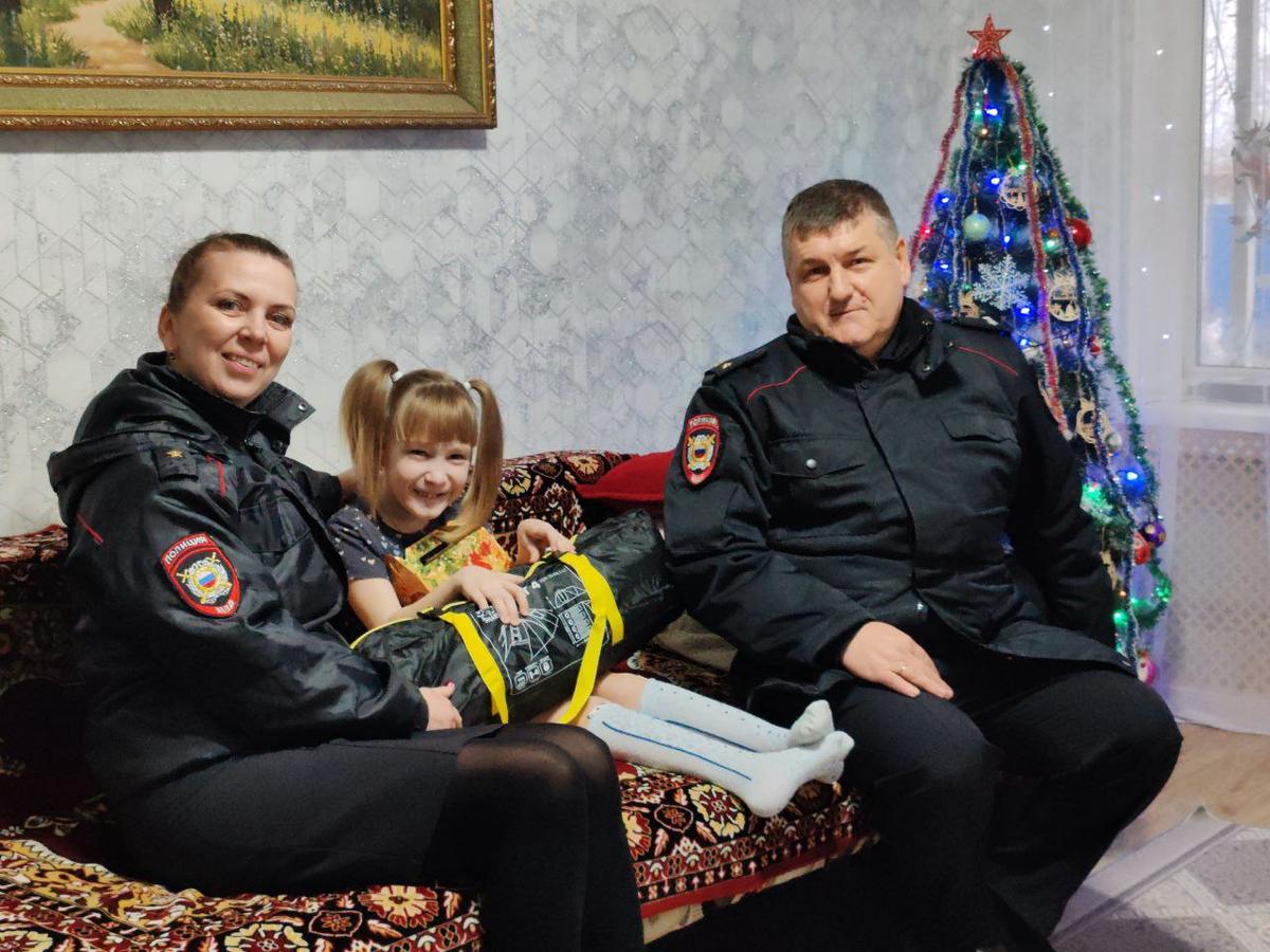 Полицейские Ставрополья исполнили новогодние желания детей