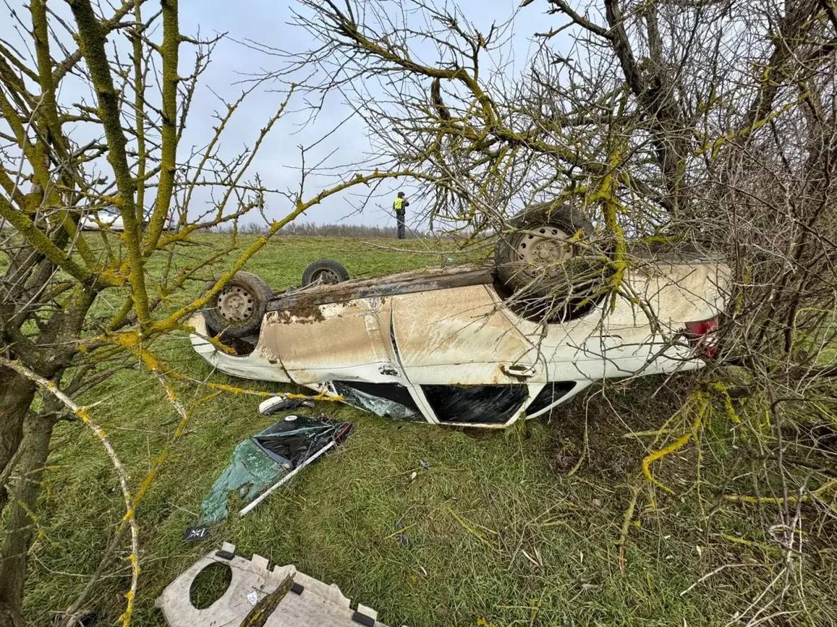 В ДТП на Ставрополье погиб водитель «Приоры», потеряв управление на трассе