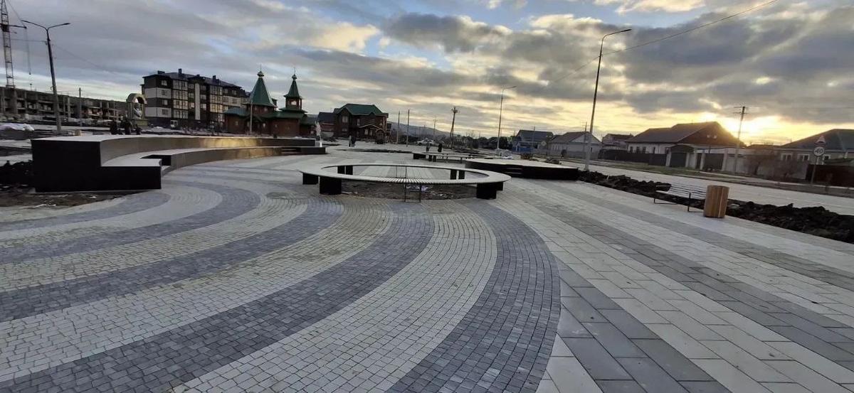 Сквер семьи в Невинномысске благоустроен наполовину