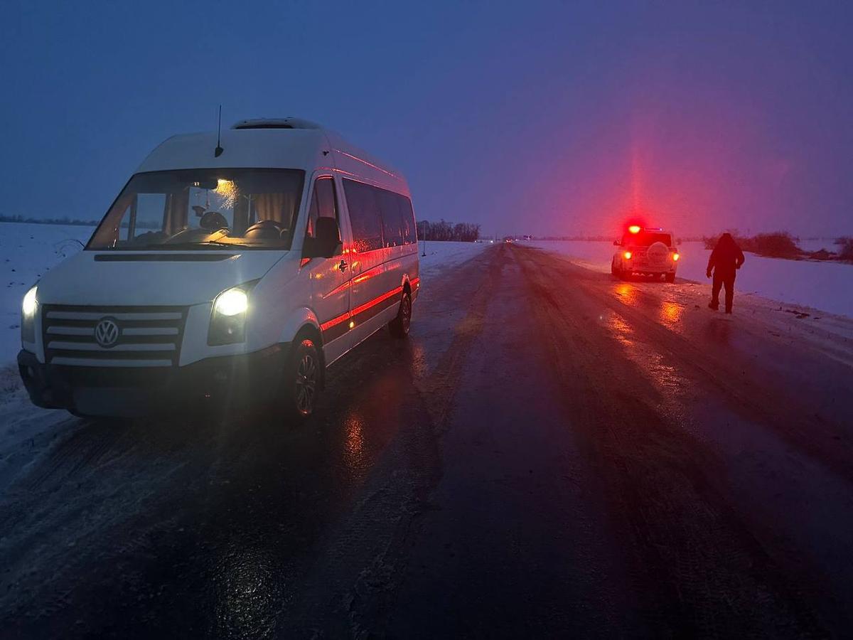 После ДТП с микроавтобусом на Ставрополье проводят проверки СКР и прокуратура