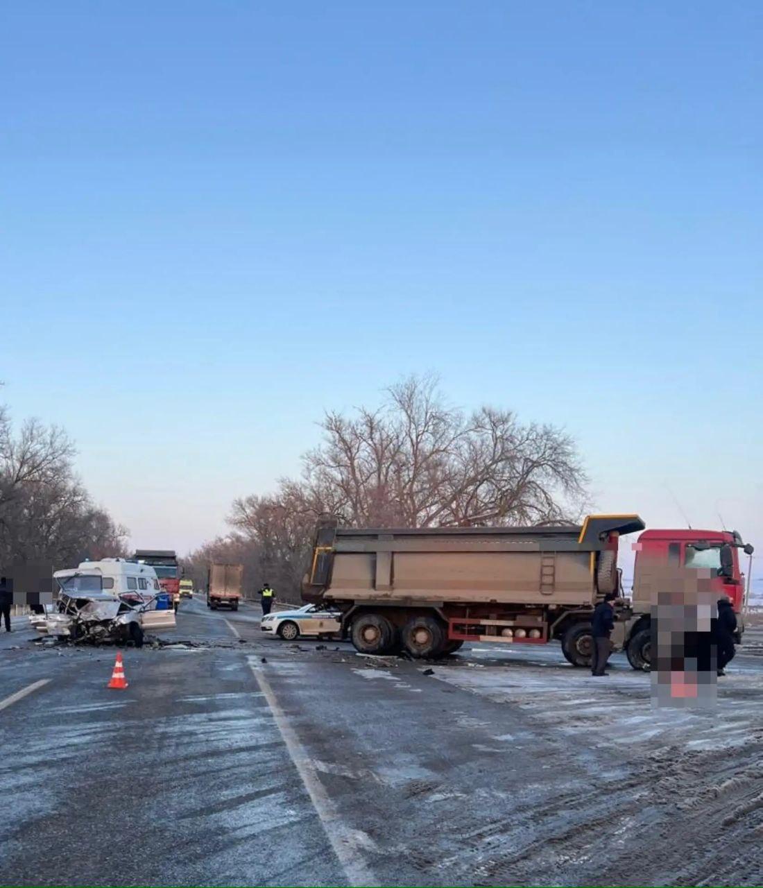 Мужчина и девочка-подросток попали в больницу после ДТП на Ставрополье