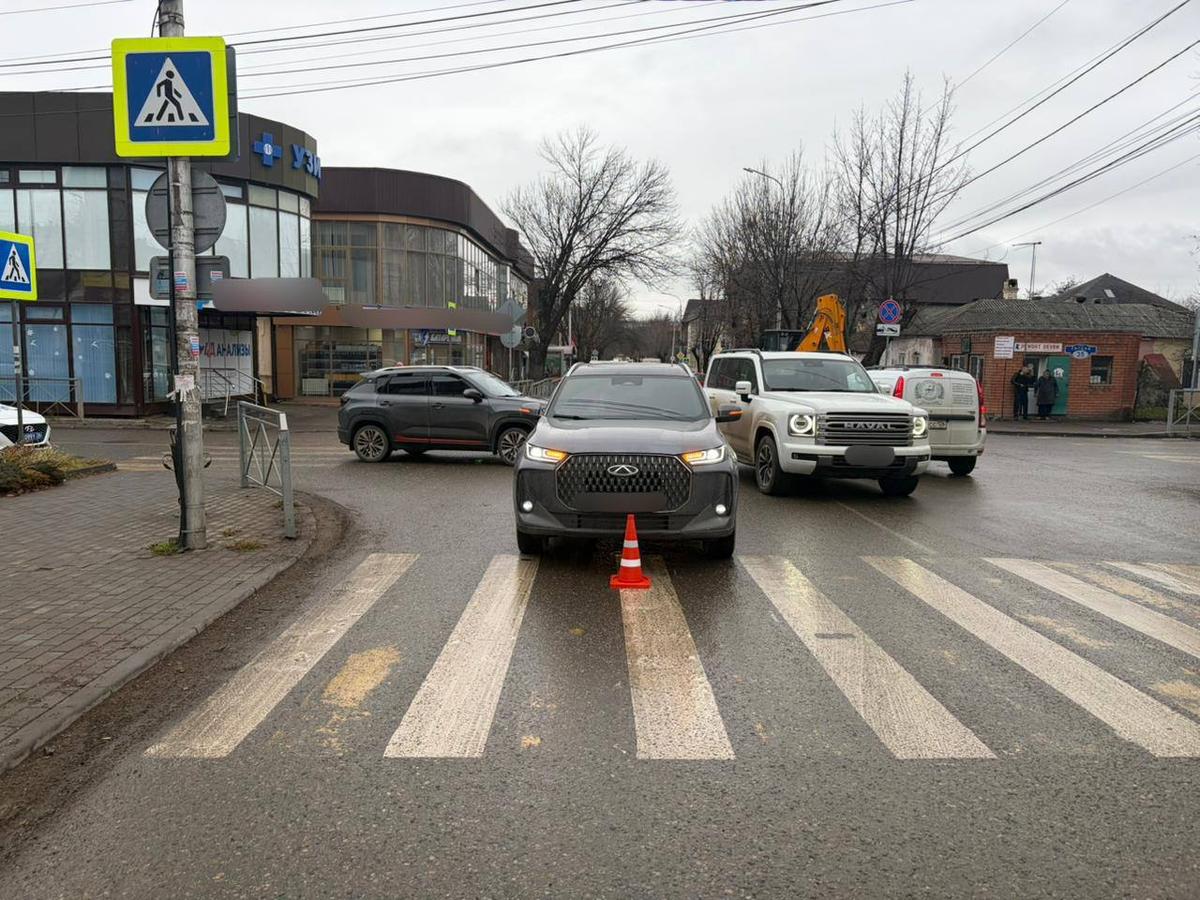 В Ессентуках на пешеходном переходе сбили 8-летнего мальчика