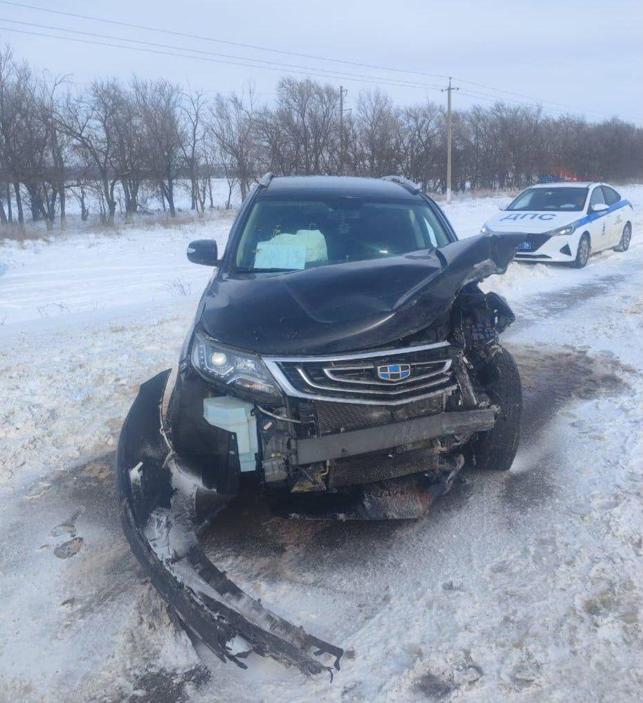 В ДТП под Труновкой травмированы люди из-за злостного нарушителя на «Джили»
