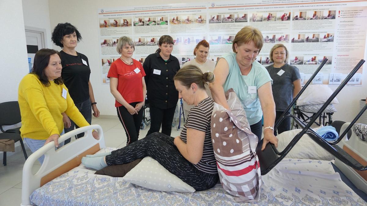 Более 2 тысяч родных бойцов СВО на Ставрополье получили соцуслуги бесплатно