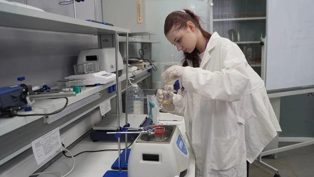 Учащаяся минераловодской школы создала BB-крем с наночастицами