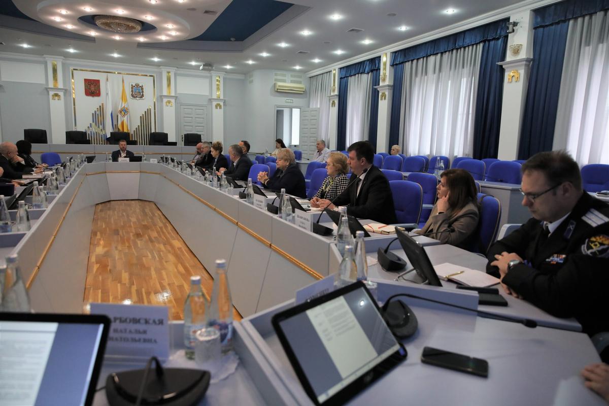 В краевой Думе прошло обсуждения перспектив казачьего компонента в образовании