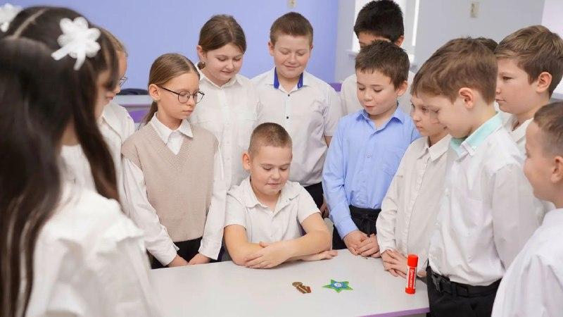 Четвероклассник из Арзгира Семен вновь собрал посылку с подарками для бойцов СВО