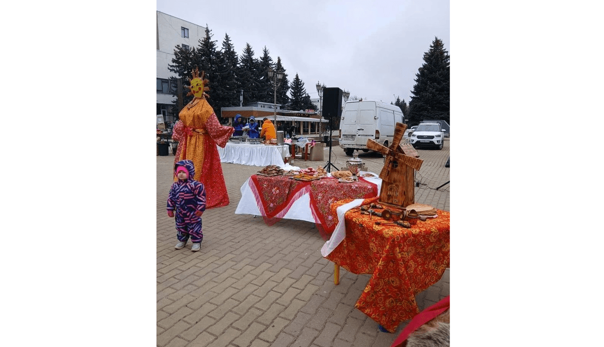 Праздничная сельскохозяйственная ярмарка работает на площади 200-летия Ставрополя