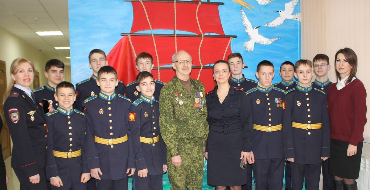 В Ставрополе полицейские организовали для кадетов встречу с ветеранами-афганцами