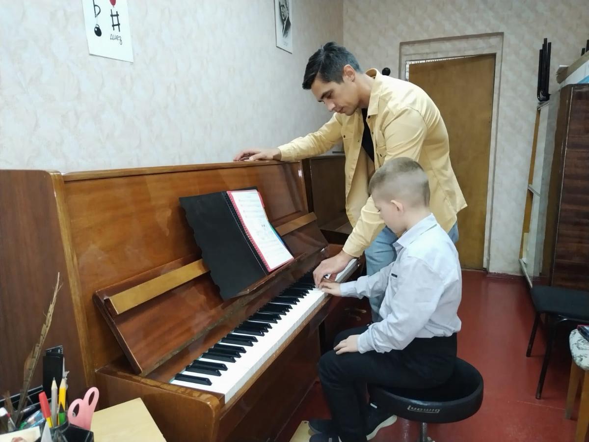 В музыкальную школу Предгорья закупят новые инструменты