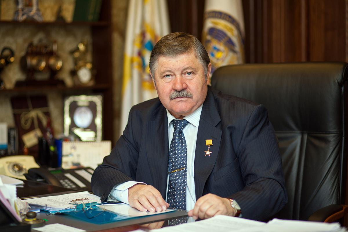 С Днем защитника Отечества поздравил ставропольцев Николай Кашурин