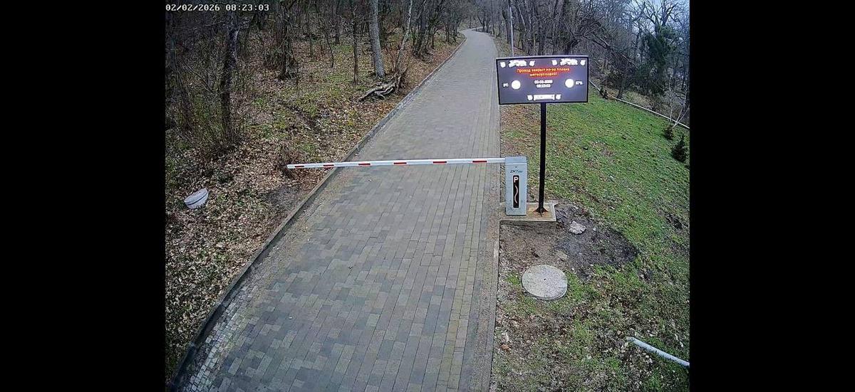 Из-за сильного ветра в Железноводске закрыли терренкуры Курортного парка