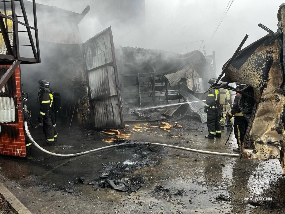 За выходные на Ставрополье огнеборцы потушили 13 техногенных пожаров