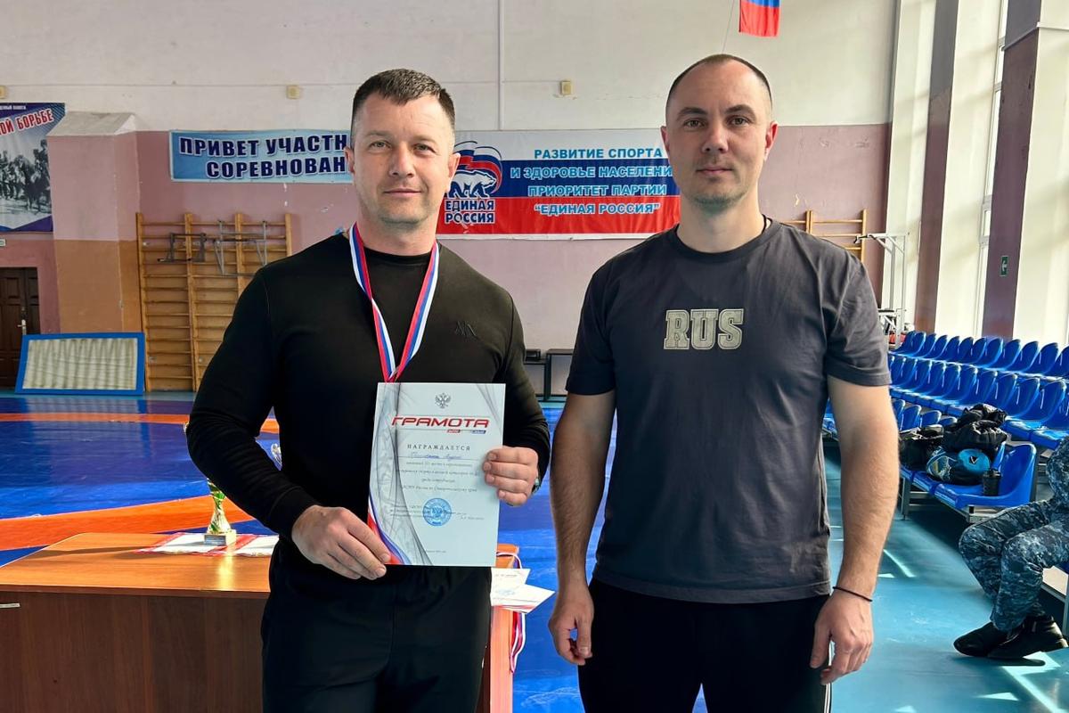 На Ставрополье состоялись соревнования по гиревому спорту между сотрудниками УИС