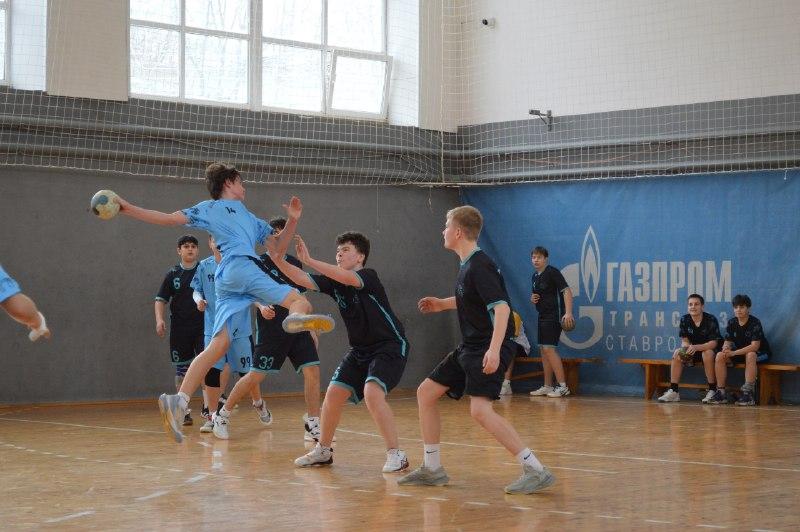 Юные ставропольцы выиграли первенства города и края по гандболу и баскетболу