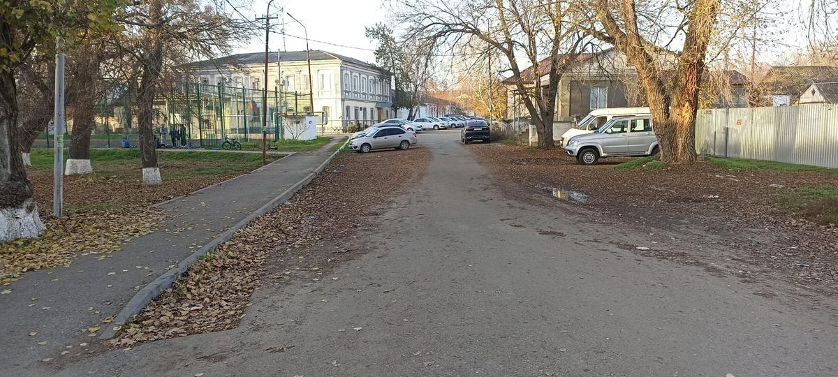 В Благодарном начали благоустраивать место около парка аттракционов