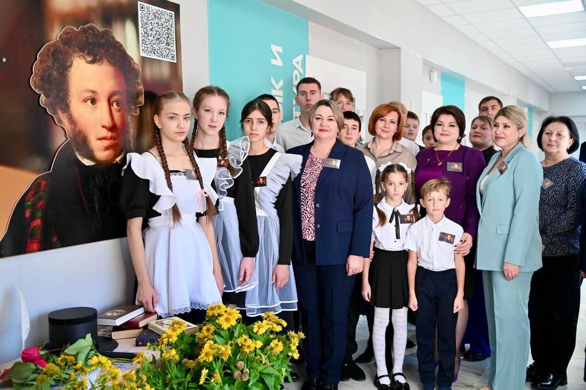 Муралы в честь Кутузова и Королёва открыли в школах Апанасенковского округа