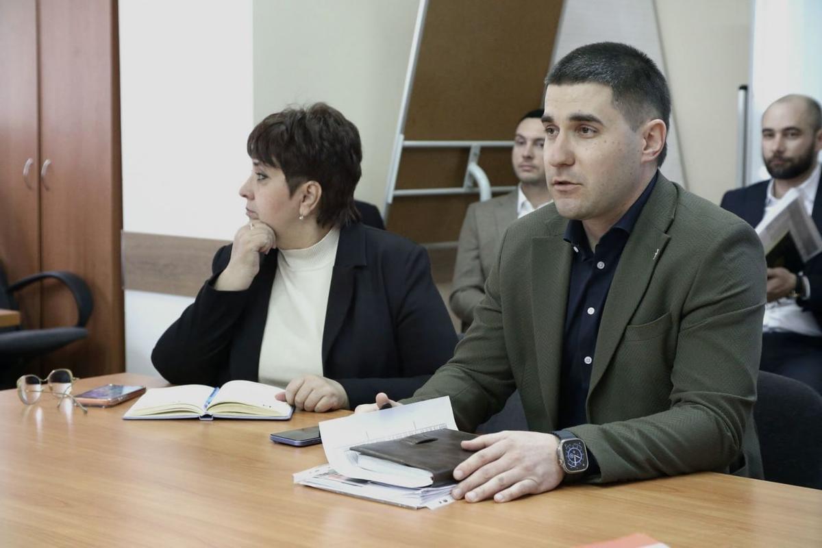 В Ставрополе обсудили внедрение новых строительных технологий в капремонт