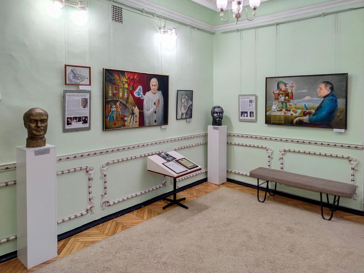 «Театр. Жизнь за кулисами»