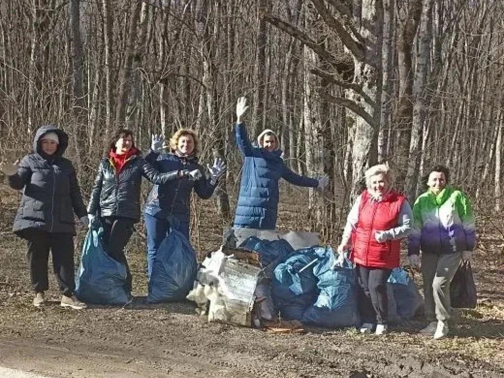 На Ставрополье участники экоакции собрали 10 кубометров мусора вдоль дорог