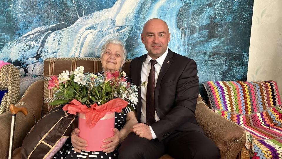 Жительница Апанасенковского округа связала более 800 пар носков для бойцов СВО