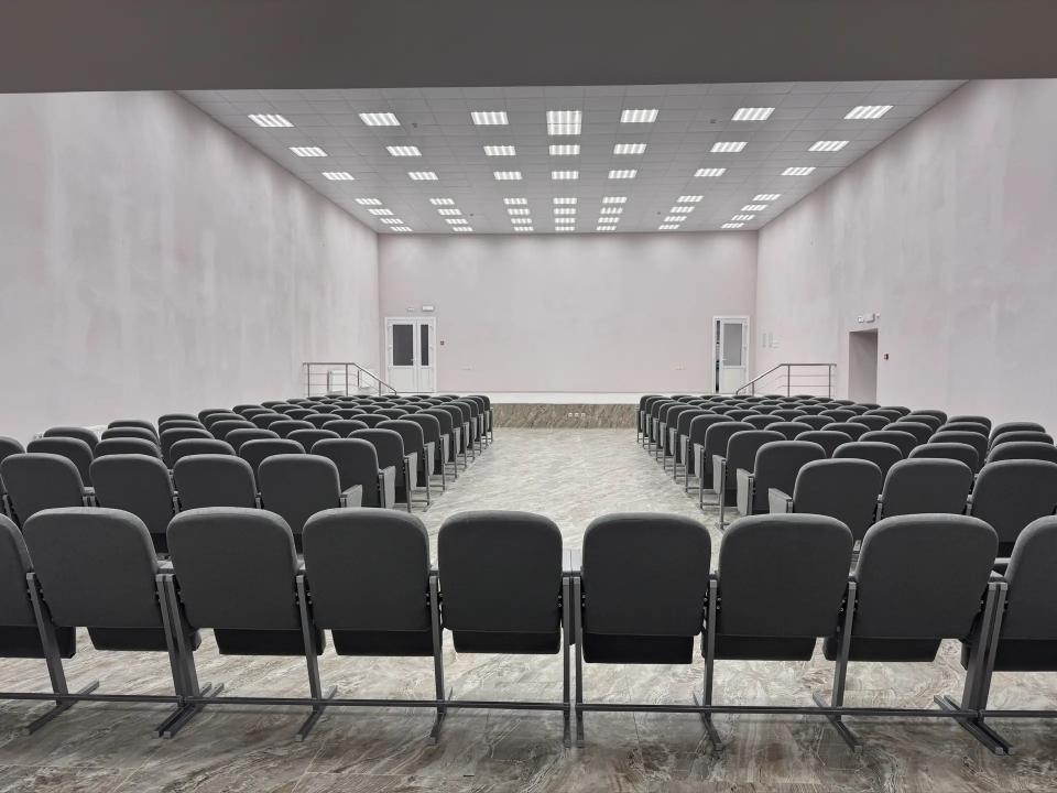 Селяне в ДК с. Подлесного будут отдыхать в зрительном зале в 150 новых креслах