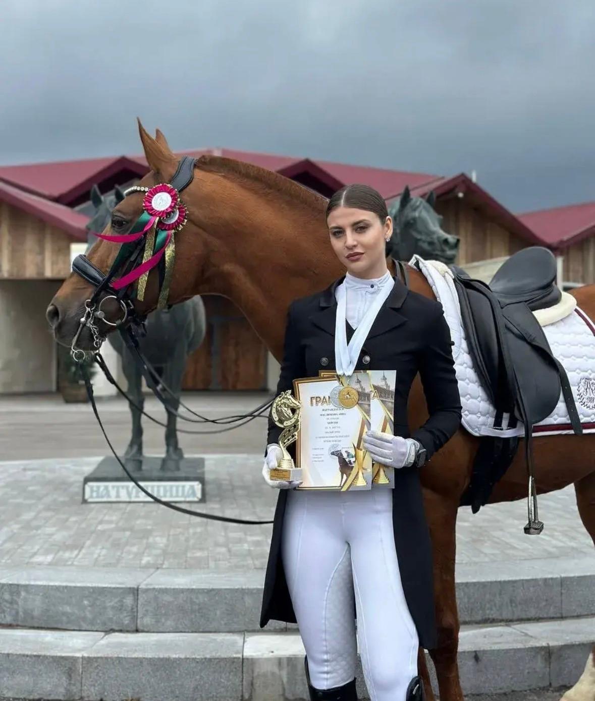 Спортсменка из Ставрополя выиграла две медали на соревнованиях по выездке