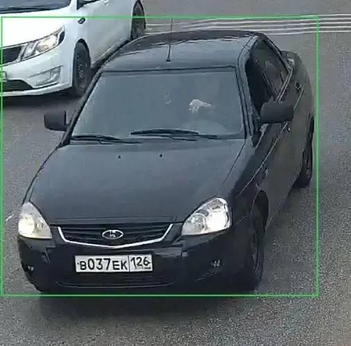 В Кисловодске установили личность автомобилиста, разбившего остановку