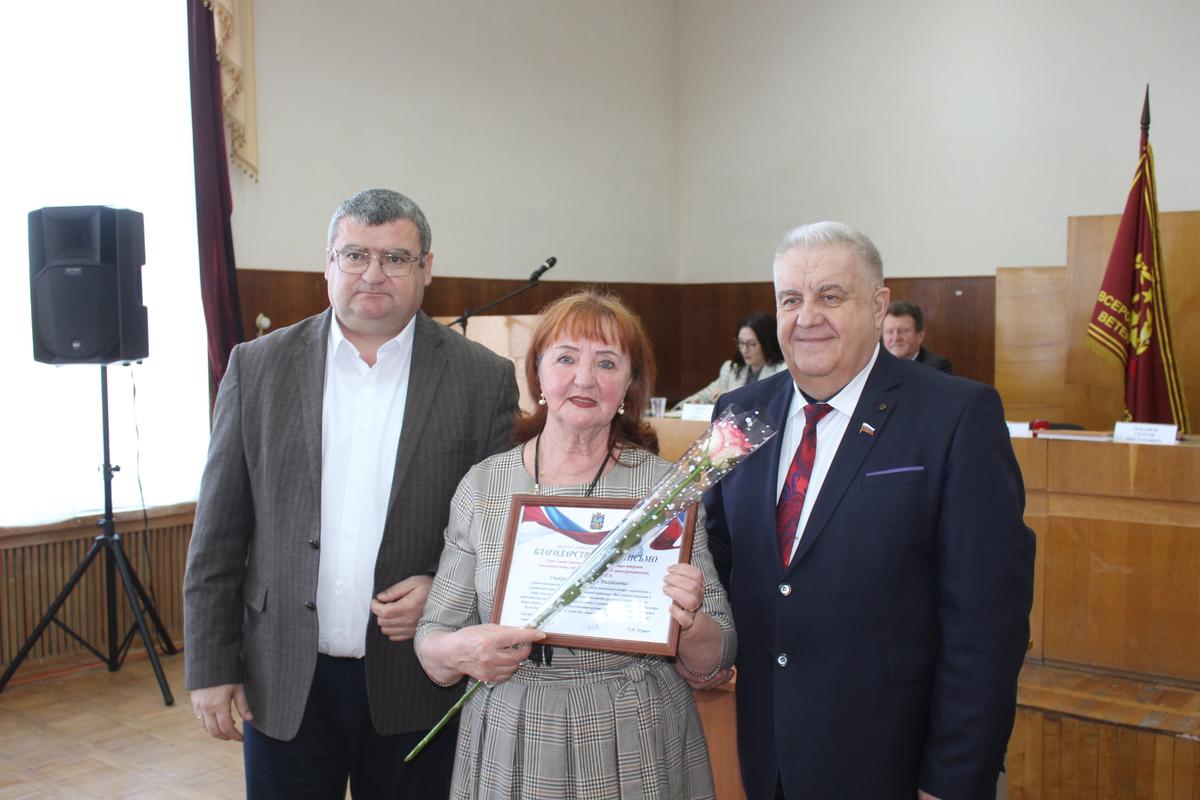 Волонтёр и депутат Совета депутатов Степновского округа Валентина Лутошкина