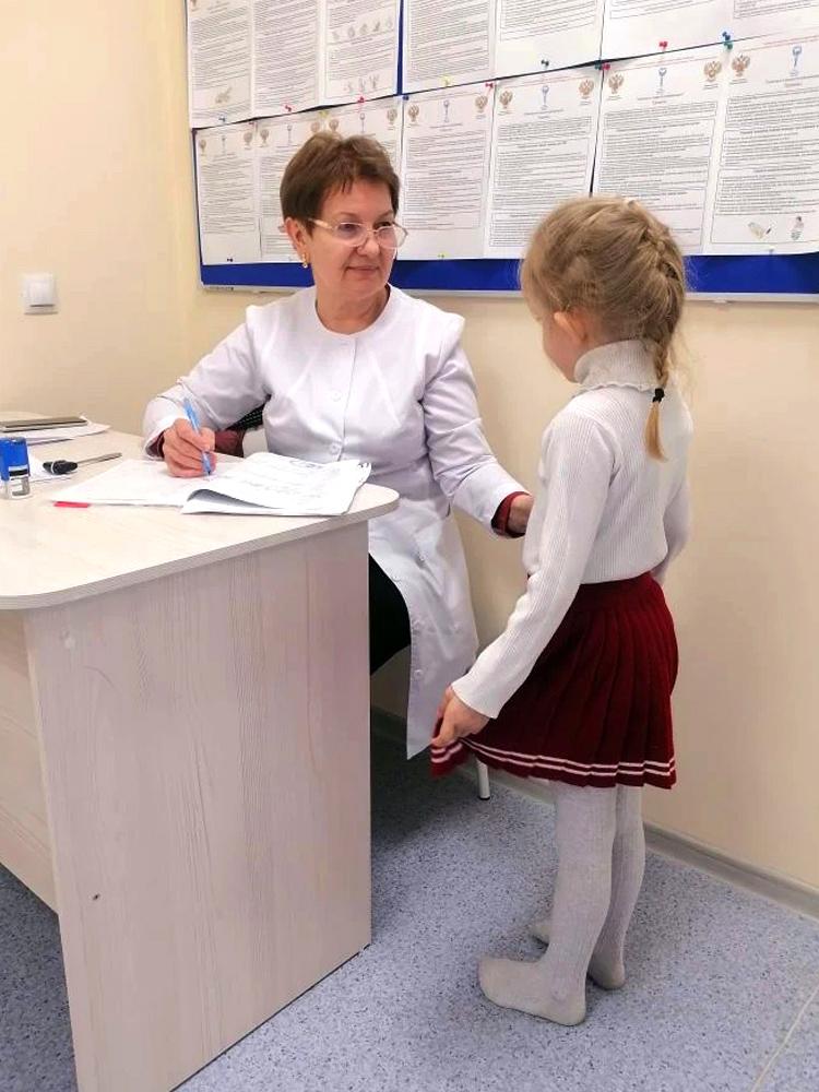 На Ставрополье врачебная бригада провела осмотр юных сельских жителей