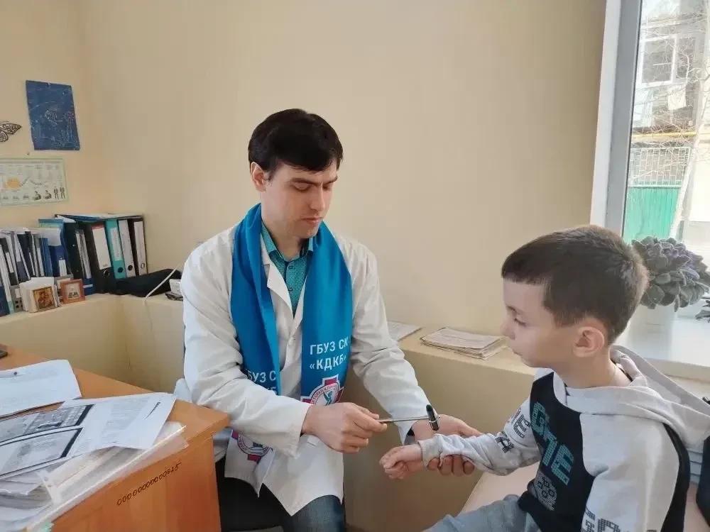 Свыше 80 консультаций провели врачи детской крайбольницы в хуторе Дёмино  