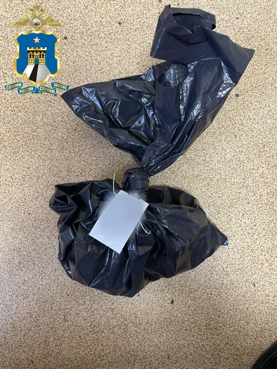 В Ессентуках задержали подозреваемого с крупной партией наркотика