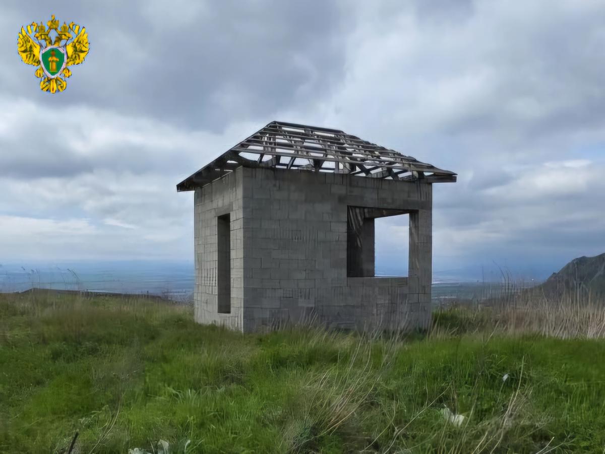 На Ставрополье прокуратура требует вернуть 8 гектаров земли