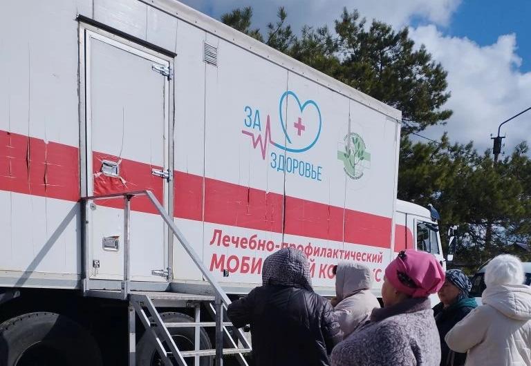 Лечебно-диагностический комплекс на базе КамАЗа прибыл в поселок имени Кирова