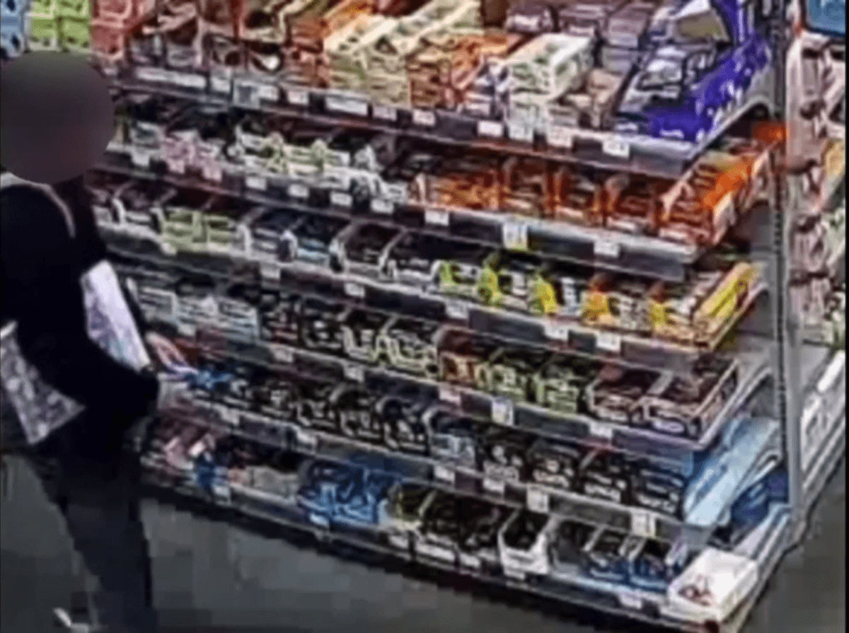 В Шпаковском округе мужчину подозревают в совершении кражи в магазине