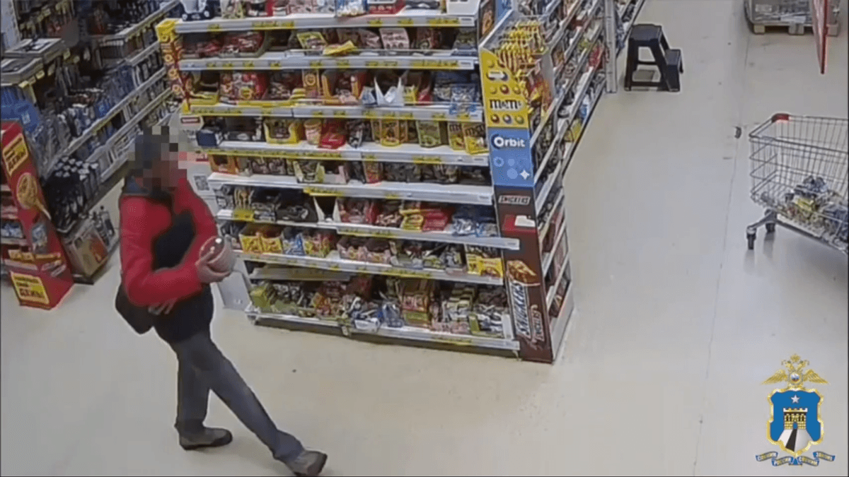 В Шпаковском округе раскрыли кражу красной икры из магазина