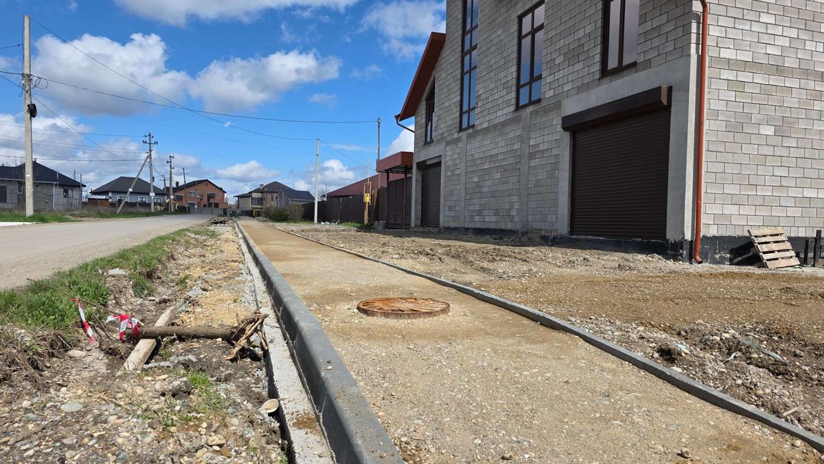 В Предгорье по просьбам жителей обустроят более 4 км новых тротуаров