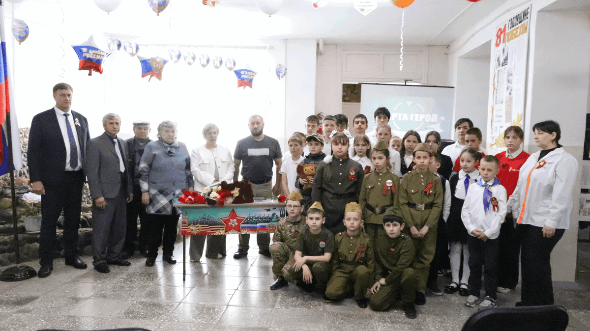 На Ставрополье продолжают открывать Парты Героя и муралы
